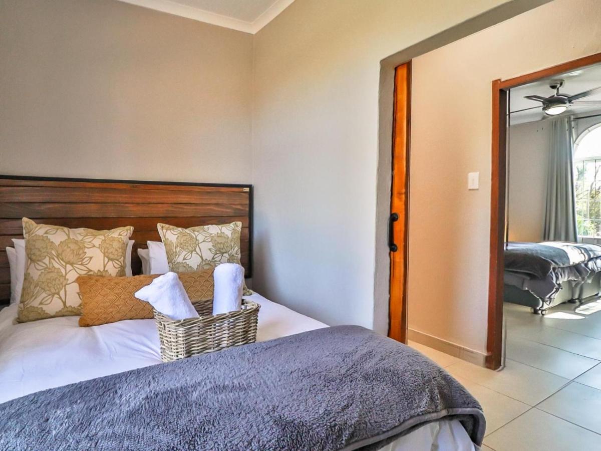 Featherwood Farm & Nyala Lodge Rayton Exteriér fotografie