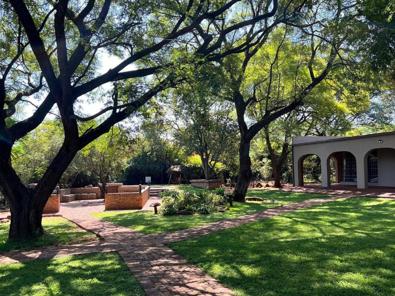 Featherwood Farm & Nyala Lodge Rayton Exteriér fotografie